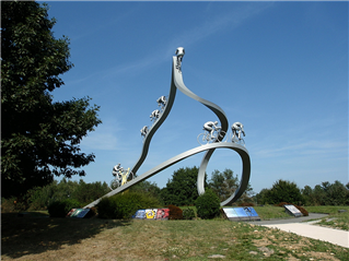 Cyclist monument Peage