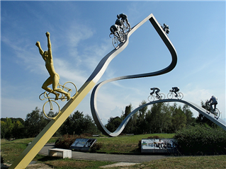 Cyclist monument Peage